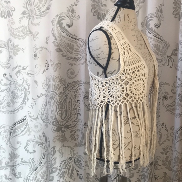 Crochet Tassle Vest - Picture 2 of 7